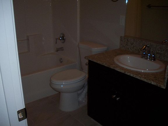 4th image of 544 Bedford Ct
