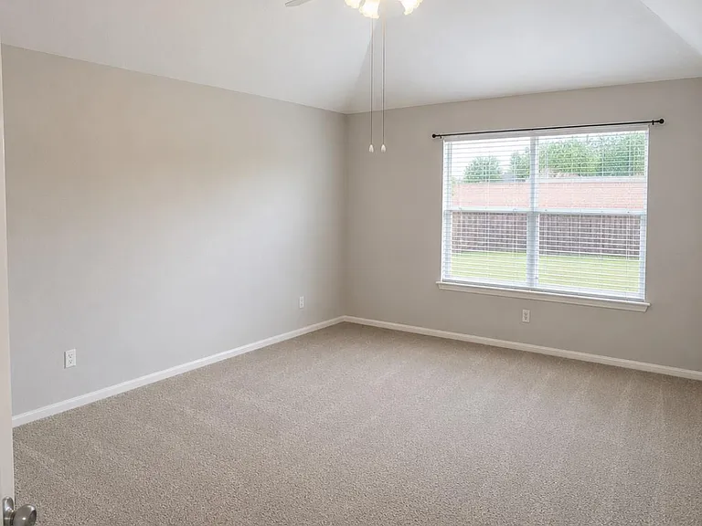 15154 Kingsbridge Way — Photo 4