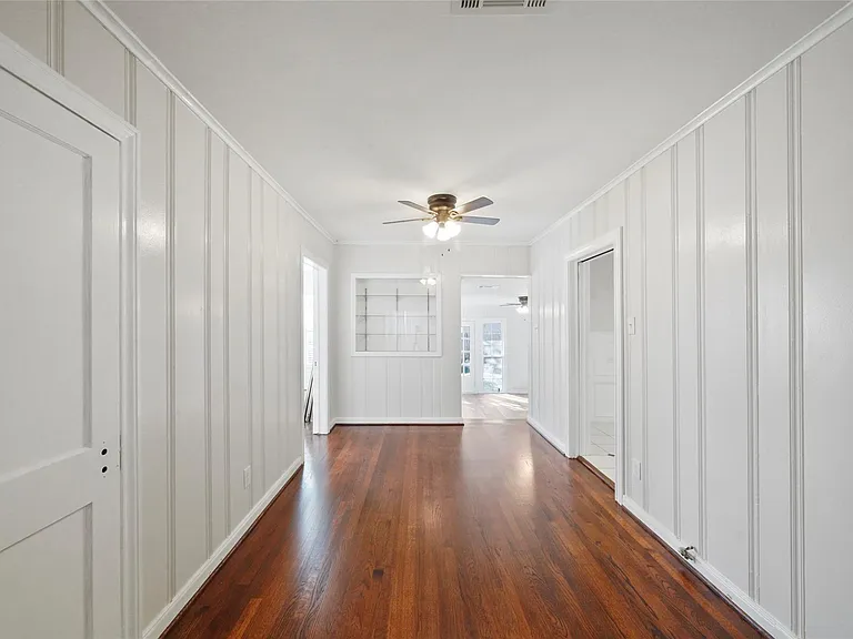 906 Gale St — Photo 7