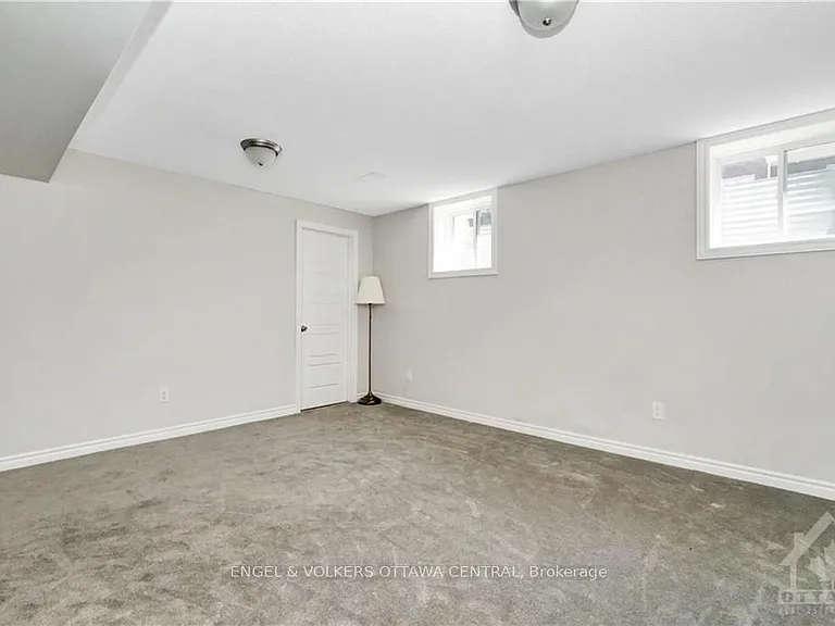 526 Cope Dr — Photo 26