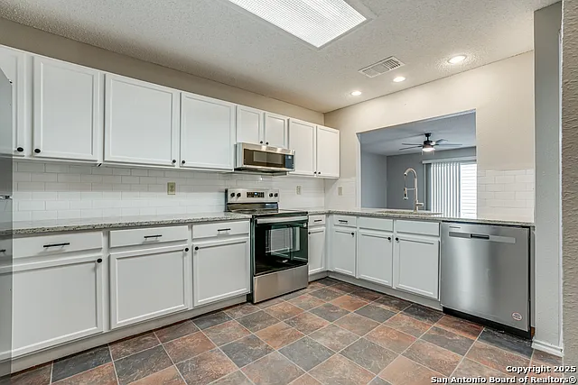16522 Alwick Ln — Photo 13