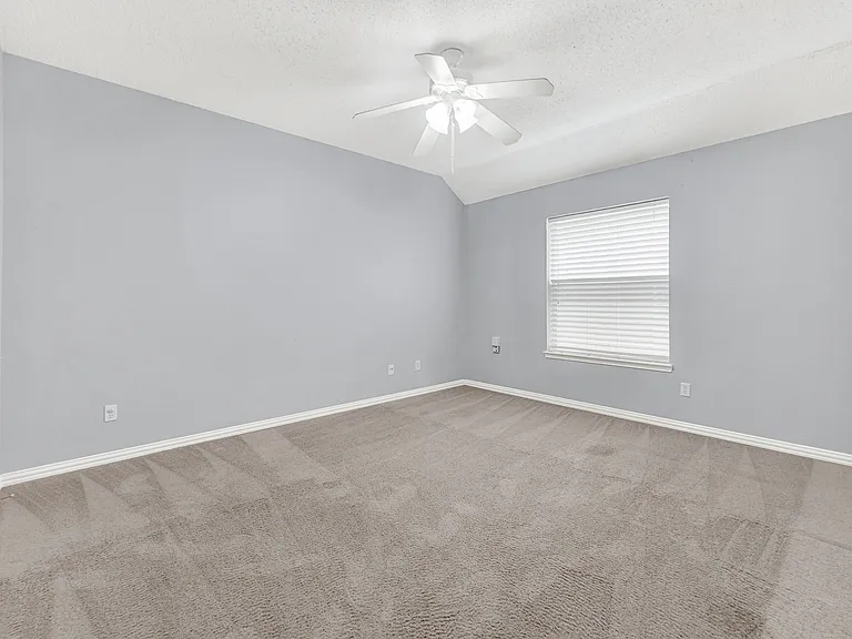 11201 Creekwood Dr — Photo 15