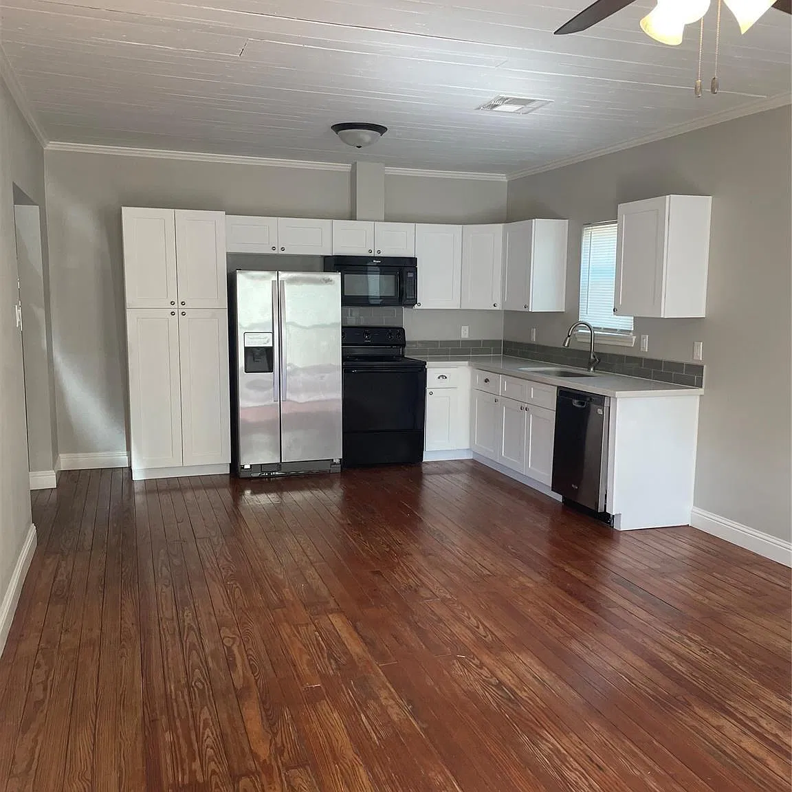 2 bed, 2.0 bath, 2136 sqft, $1,750 — Photo 2