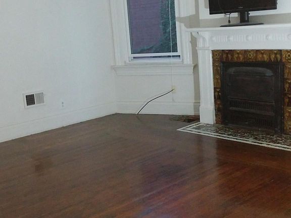 2nd image of 2704 Eden Ave #3