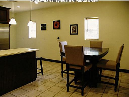4th image of 878 Lynn Brooke Pl