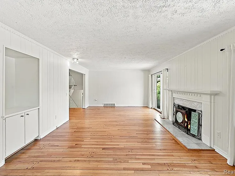980 Sandhurst Rd — Photo 18