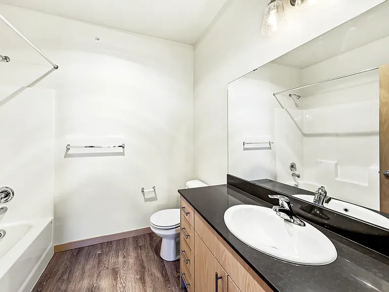 Centennial Park Apartments — Photo 7