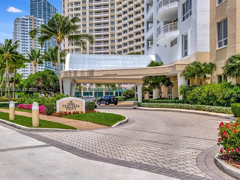 848 Brickell Key Dr #2605 — Photo 29