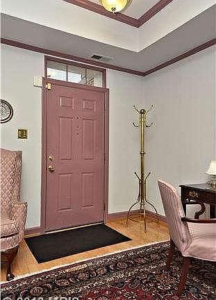 4th image of 409 S Columbus St #2