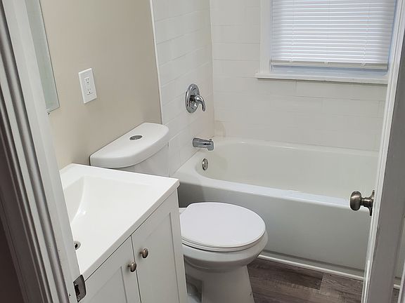 5th image of 16802 Lotus Dr