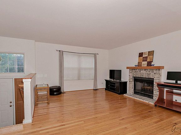 3rd image of 2681 N Augusta Dr