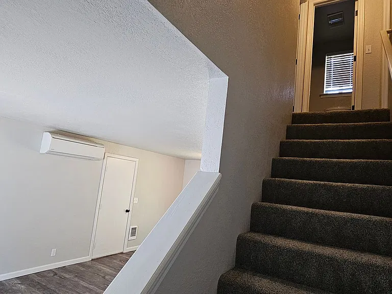 1090 NE Hefley St — Photo 12