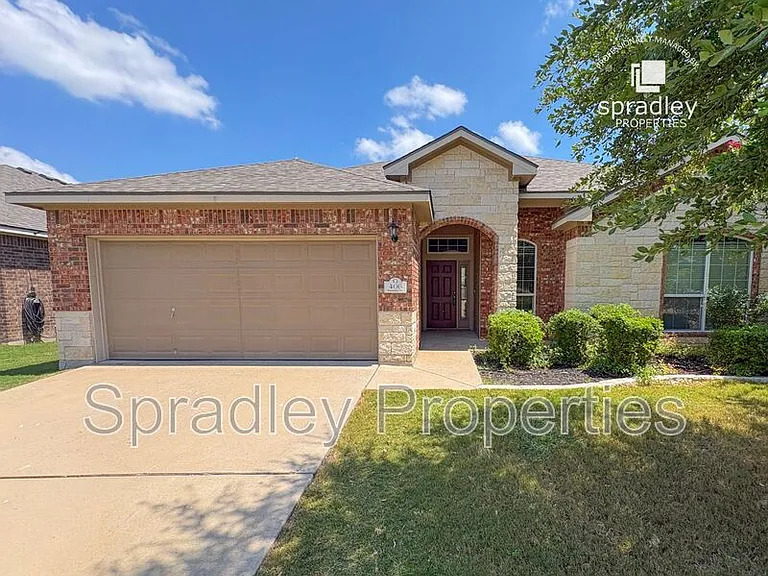406 Banbury — Photo 1