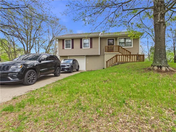 214 SE 51st Rd, Warrensburg, MO 64093