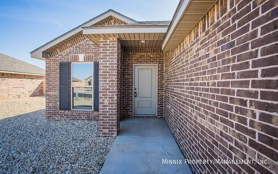 Frenship ISD | 3 Bed 2 Bath Home For Rent | 2129 Langford Ave — Photo 4