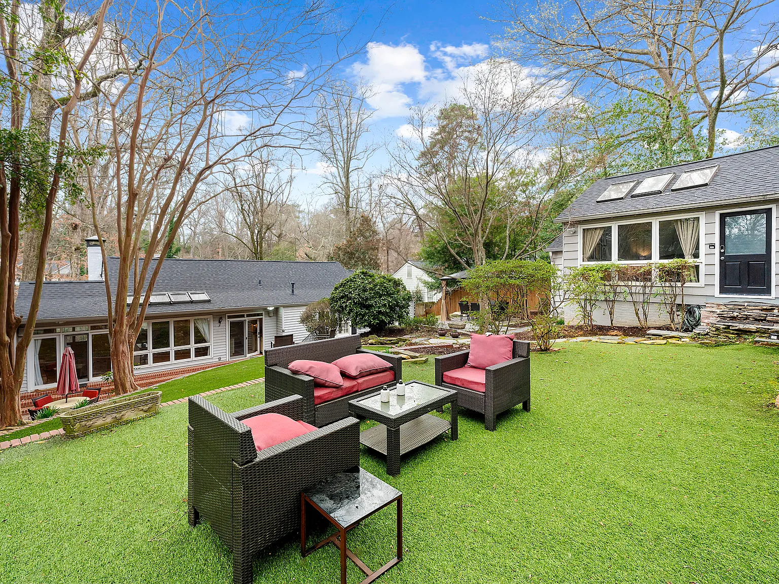 525 Spring Valley Rd NW — Photo 3
