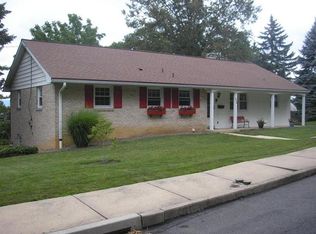 240 N Maple St, Ephrata, PA 17522