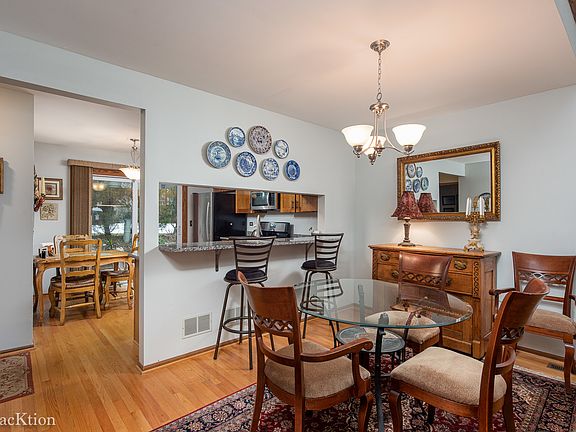 5th image of 3052 Carlton Ct
