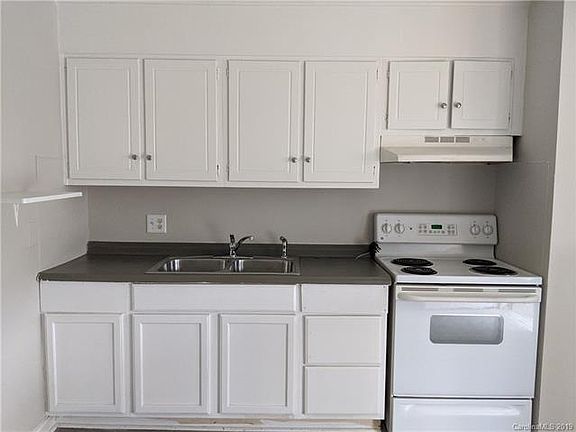 4th image of 427 N Yadkin Ave APT 304