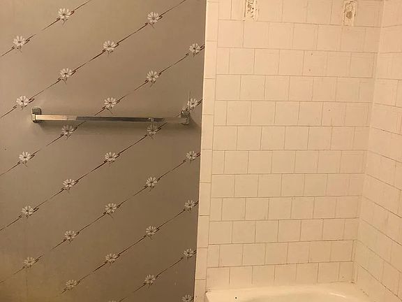 5th image of 3440 Cherry Hill Ct