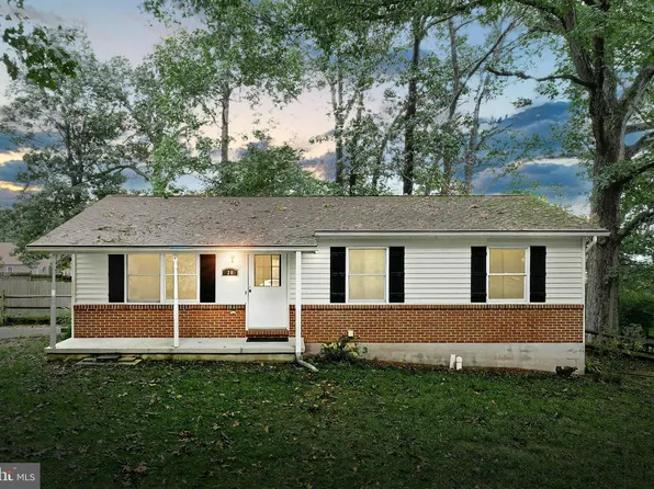 20 Fulton Ave, Stewartstown, PA 17363