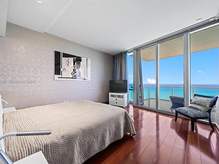 17121 Collins Ave #Penthouse 4406 — Photo 22