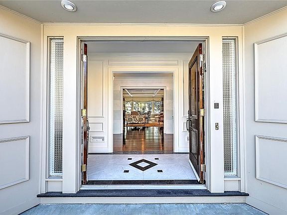 4th image of 624 Blackstone Blvd