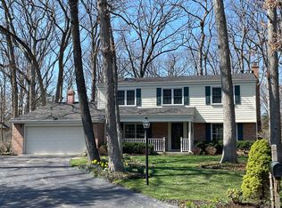 25 Berkshire Ln, Lincolnshire, IL
