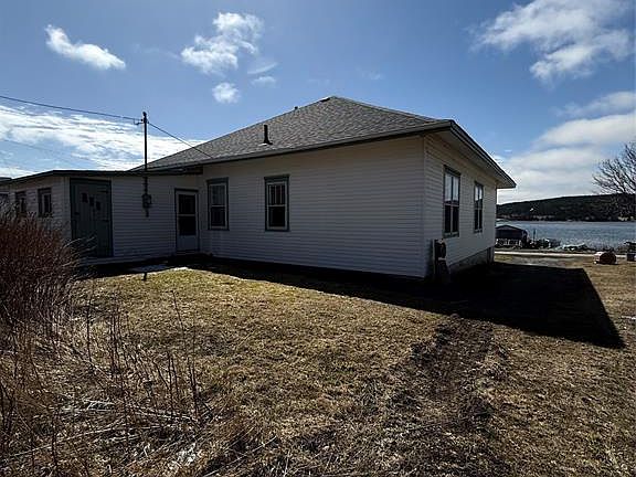 3rd image of 180 Main Road