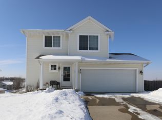 470 Ridgewood Blvd, Pleasant Hill, IA 50327