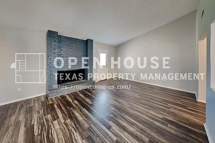 820 Whitehall Dr — Photo 5