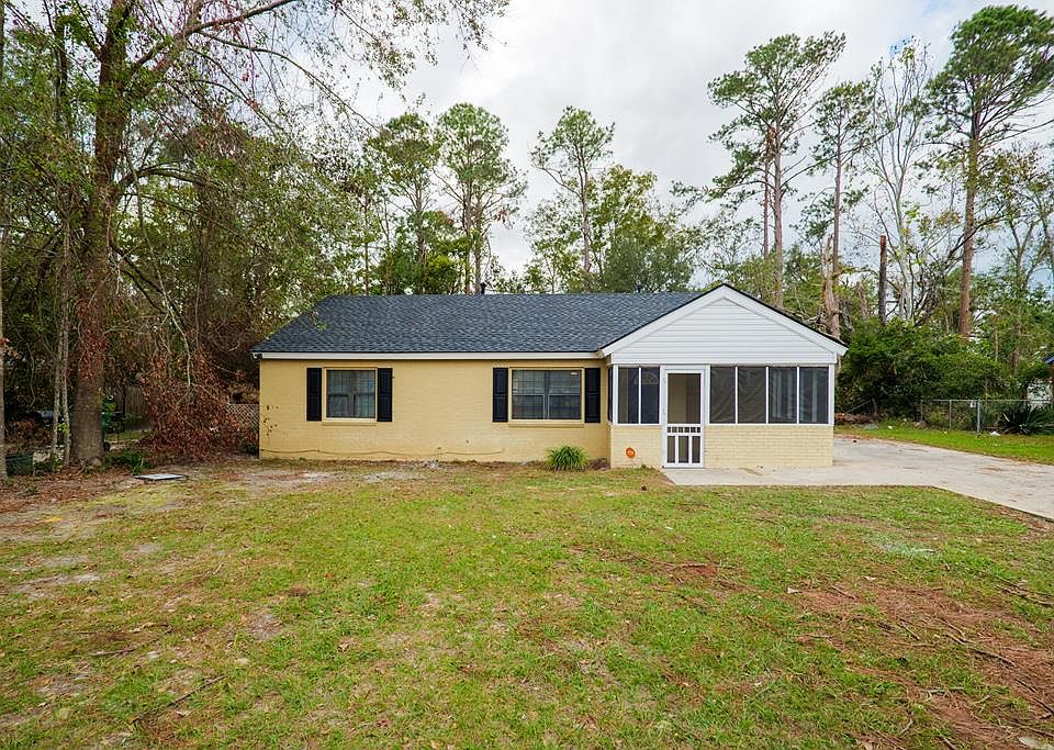 1st image of 704 Formosa Dr