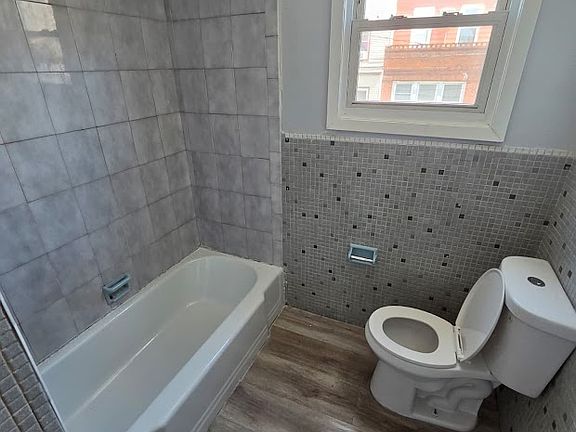 5th image of 914 Grand Ave #5D