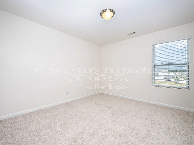 3530 Alister Ave SW — Photo 27