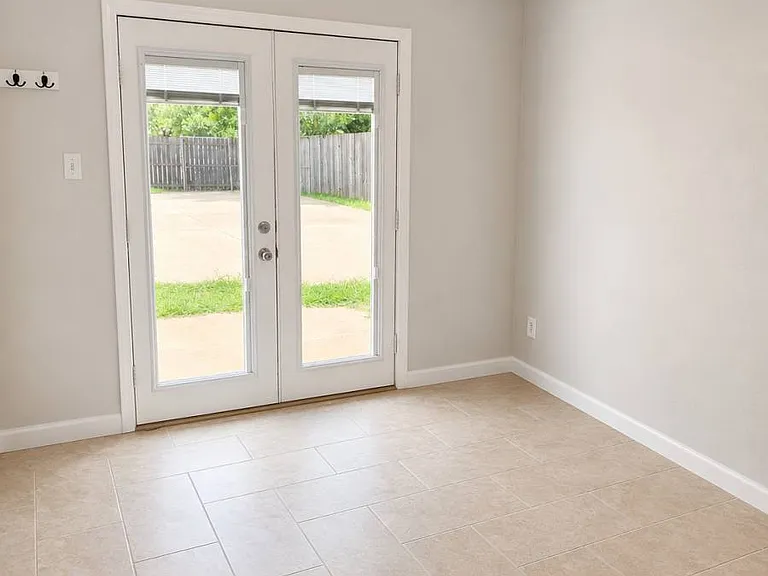 2438 Pintail Loop — Photo 2