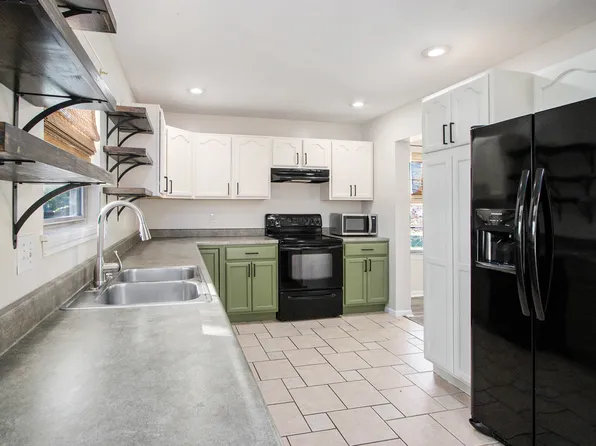 2148 Sunsprite Dr, Kalamazoo, MI 49048