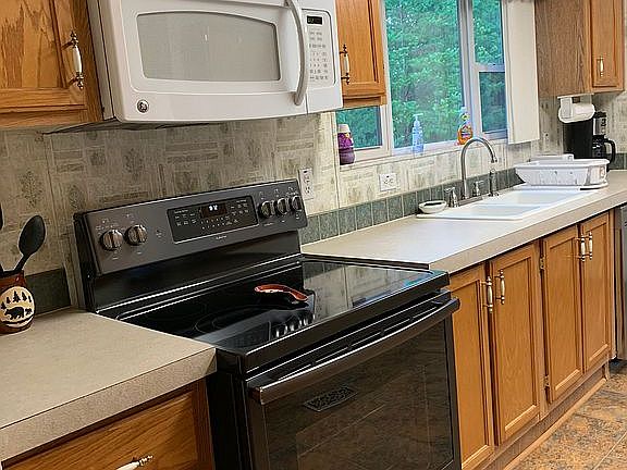 Large kitchen. New appliance