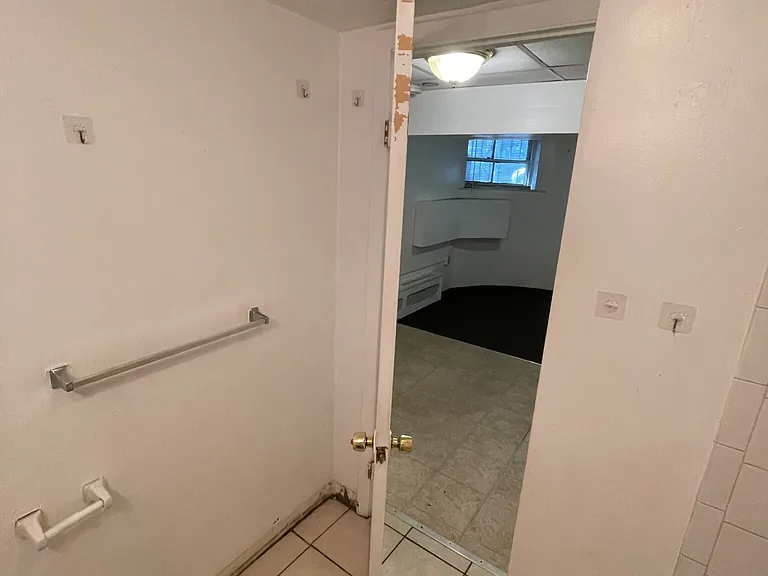 503 Beacon St #A — Photo 4