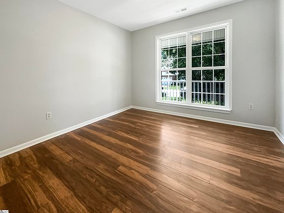 5th image of 205 Twin Falls Dr