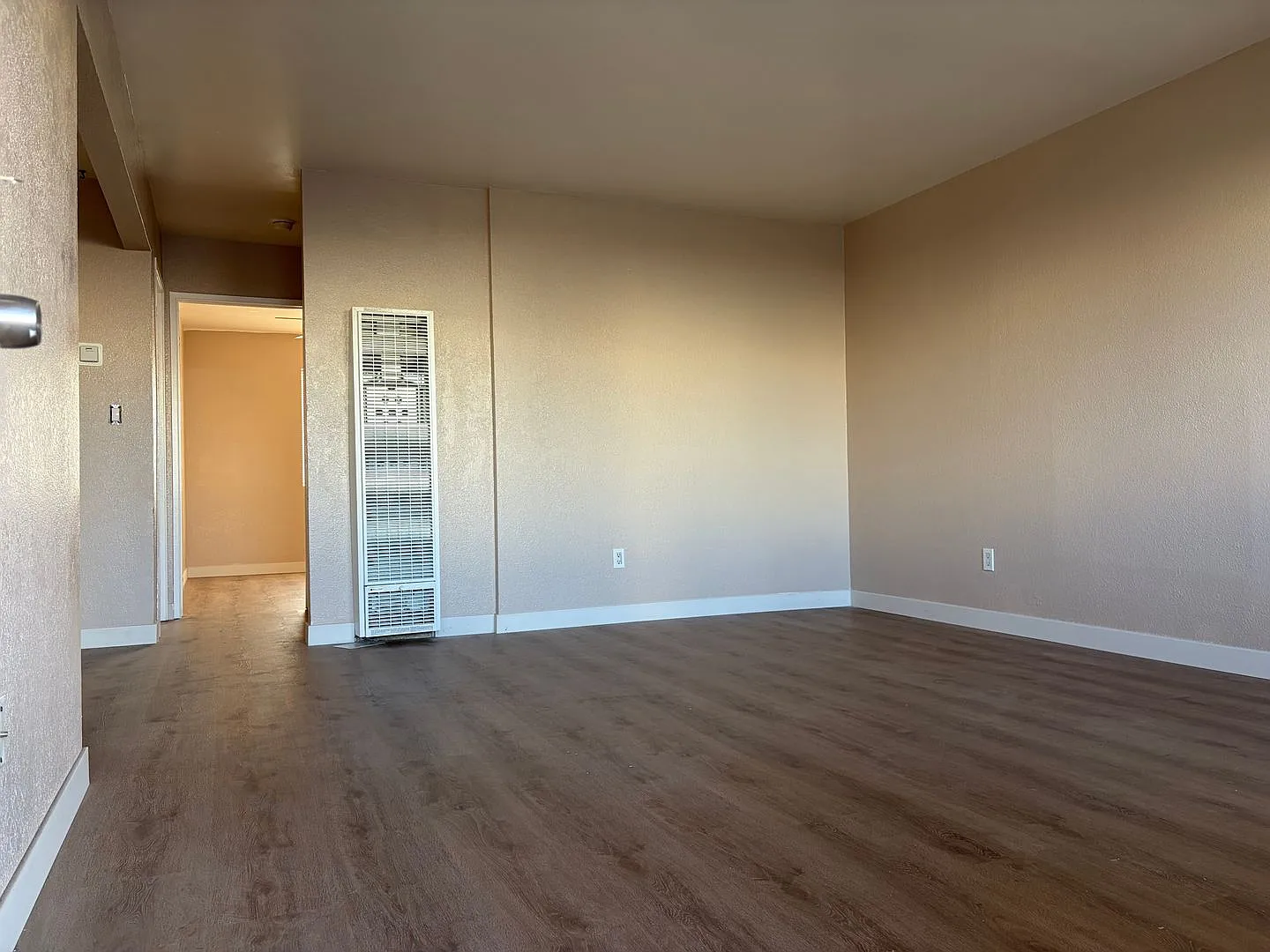 422 East J St — Photo 2