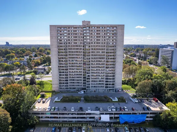 415 Greenview Ave #1007, Ottawa, ON K2B 8G5