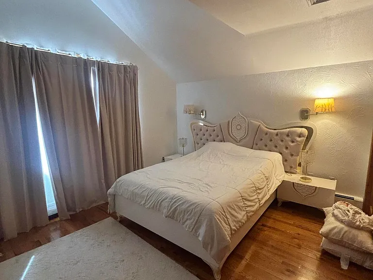 165 Martin Ave — Photo 2