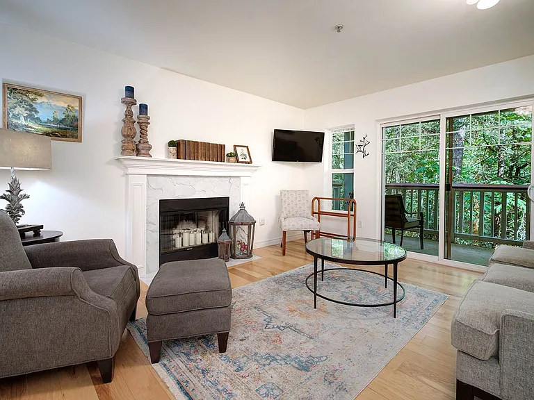 18501 SE Newport Way #J238 — Photo 2