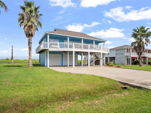 3189 Castle Dr, Crystal Beach, TX 77650