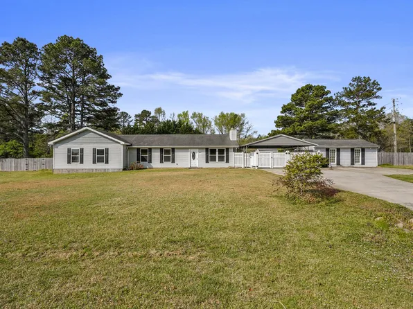 8400 Falcon Crest Cir, Angier, NC 27501