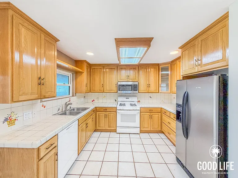 6415 Richard St — Photo 2