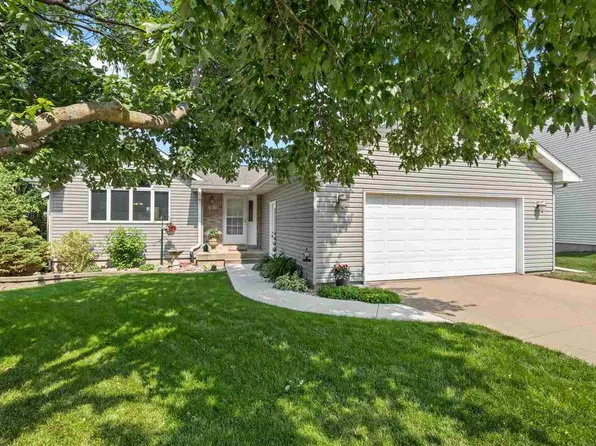 2215 Balsam Ct, Iowa City, IA 52240