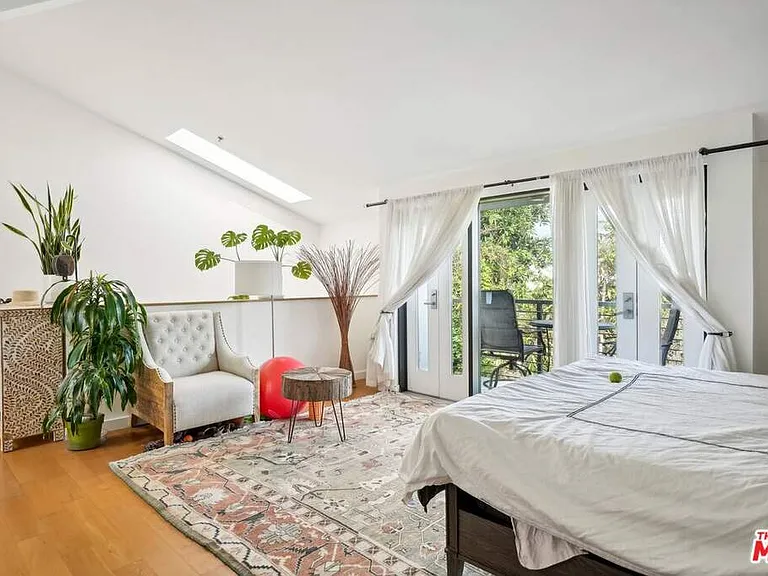 815 Hampton Dr #3 — Photo 9