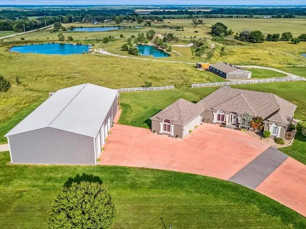 6070 SW Santa Fe Lake Rd, Augusta, KS 67010