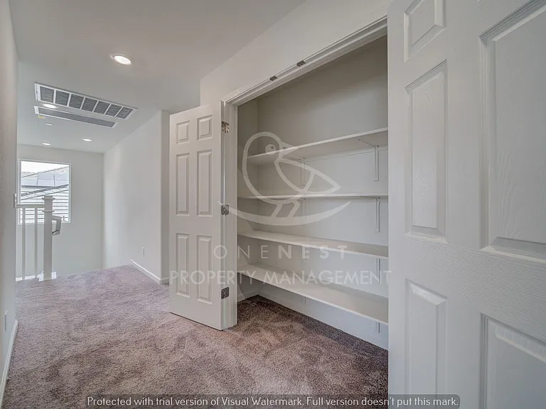 638 Valencia St — Photo 17
